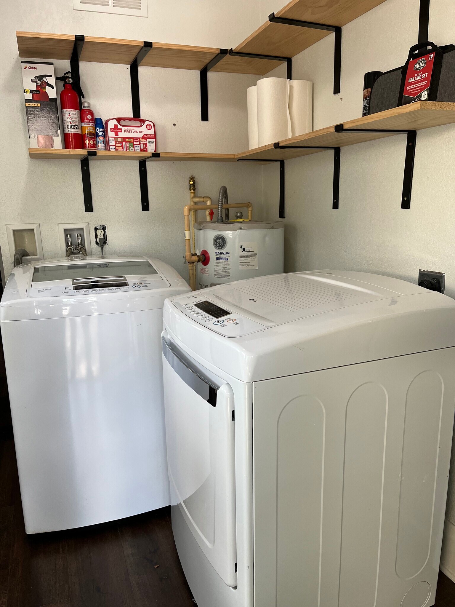 Building Photo - 402 E North St