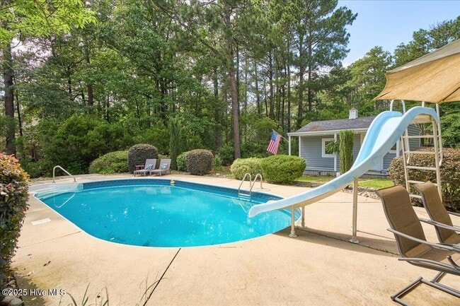 Building Photo - 209 Lazar Ln