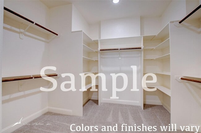 Building Photo - Stunning 4-bedroom, 2-bathroom home