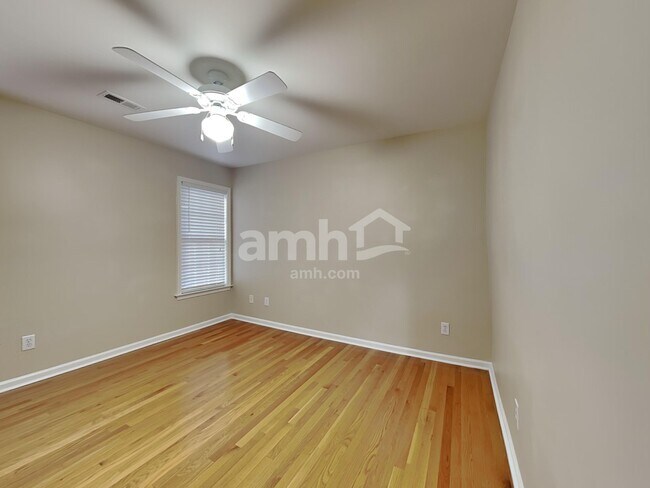 Building Photo - 3915 Red Hill Ct