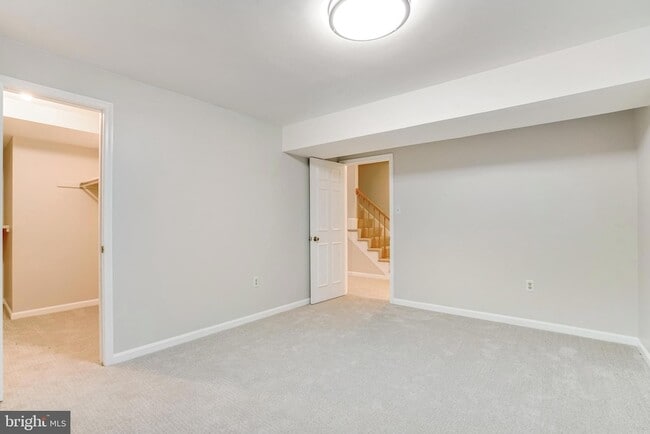 Building Photo - 2131 Kings Mill Ct
