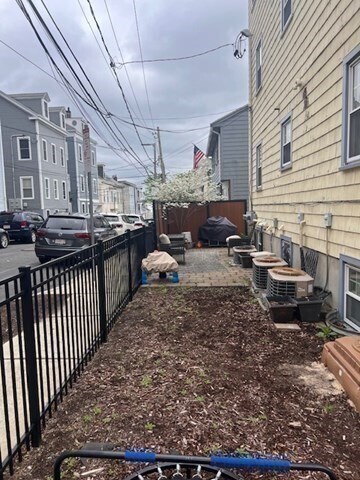 Building Photo - 277 Bunker Hill St