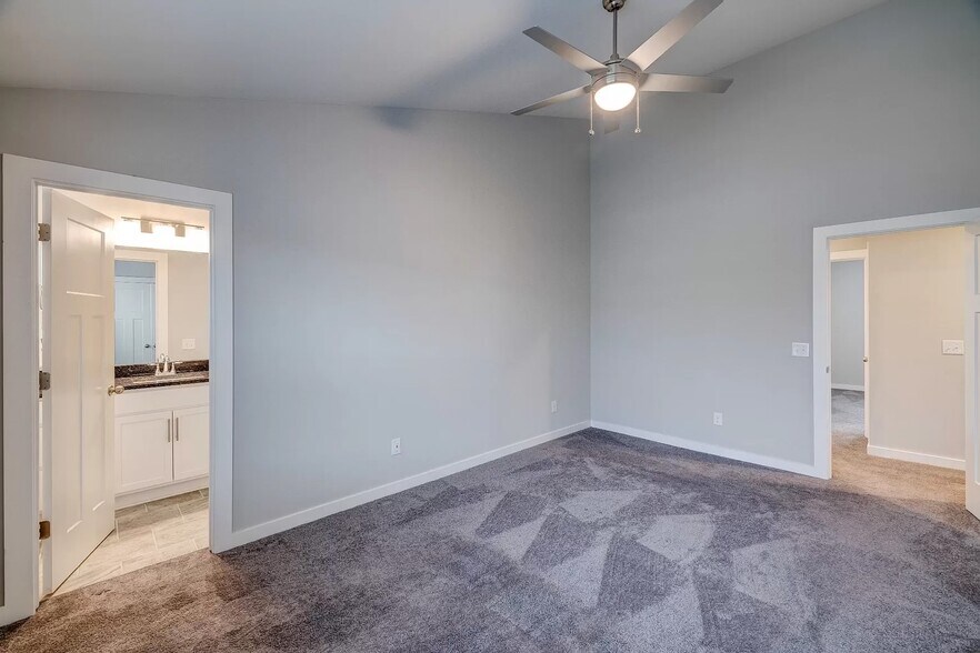 Building Photo - 2129 Bayport Ave