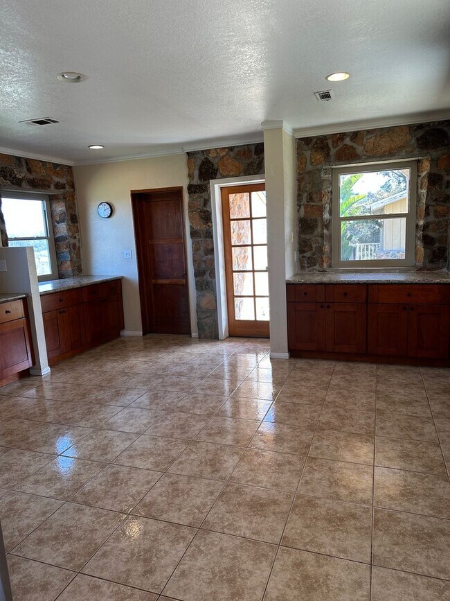 Building Photo - 3264 Holly Way
