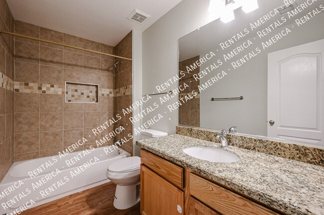 Building Photo - 658 S 110th Pl