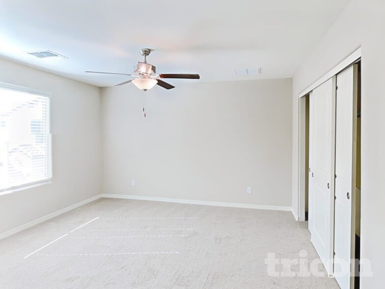 Building Photo - 8023 W Albeniz Pl