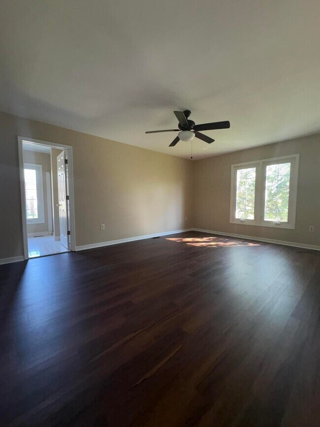 Building Photo - 37403 Stonegate Cir