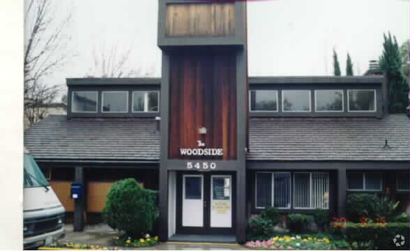 Building Photo - Woodside Apartments