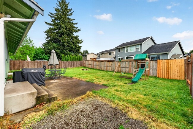 Building Photo - Must See 3 BED/2 Bath Rambler in Heart of Yelm Available 6/10/26! Close to JBLM!!!