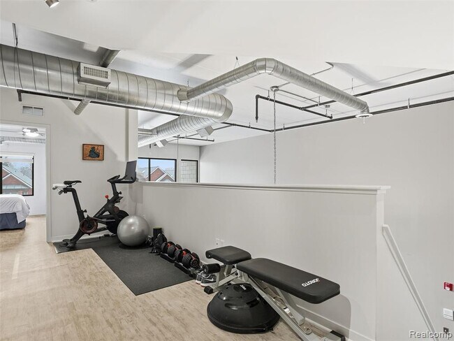 Building Photo - 610 S Troy St