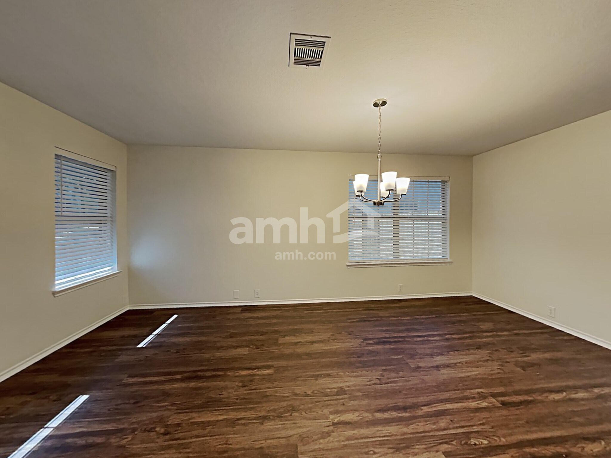 Building Photo - 2822 Woodspring Forest Dr