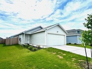 Building Photo - 349 Marty Allen Lp