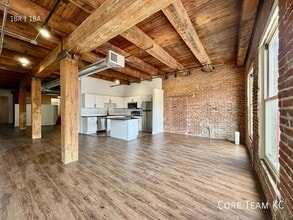 Building Photo - 204 Walnut St