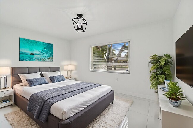 Building Photo - 455 81st Ave