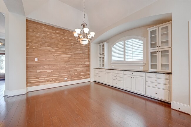 Building Photo - 10323 Hatcher Dr