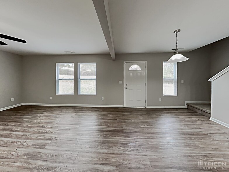 Building Photo - 915 Capra Court