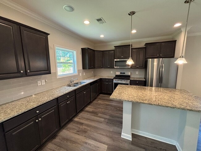 Building Photo - 377 Baymont Dr