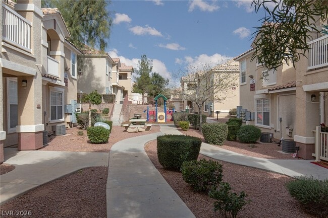 Building Photo - 5855 Valley Dr