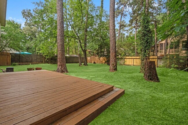 Building Photo - 28 Silver Elm Pl