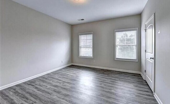 Building Photo - 5076 Apple Grove Rd NE