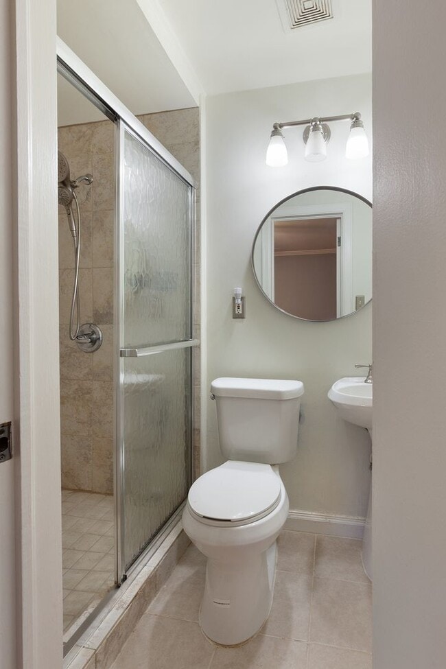Building Photo - Charming North Decatur Rental – Steps from...