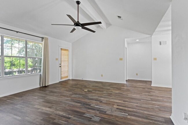 Building Photo - 87133 Golf Club Dr