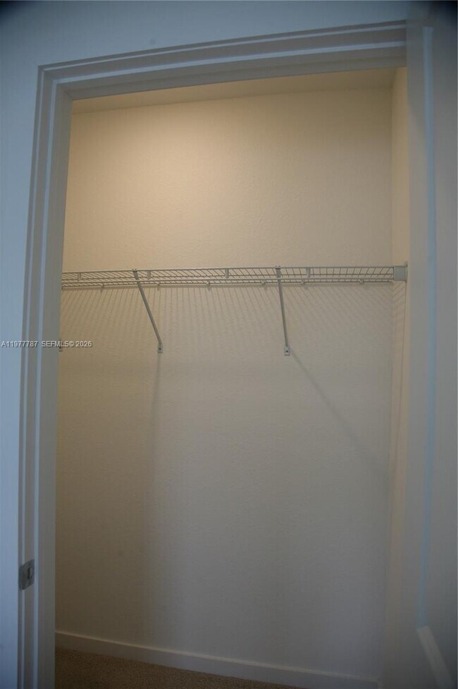 Building Photo - 371 NE 16th St