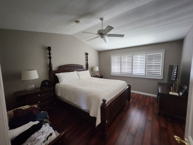 Building Photo - Rare rental in Sycamore Crossing!