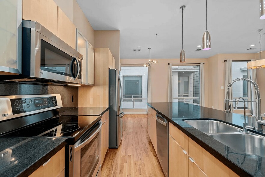 Building Photo - 5710 Winsome Ln