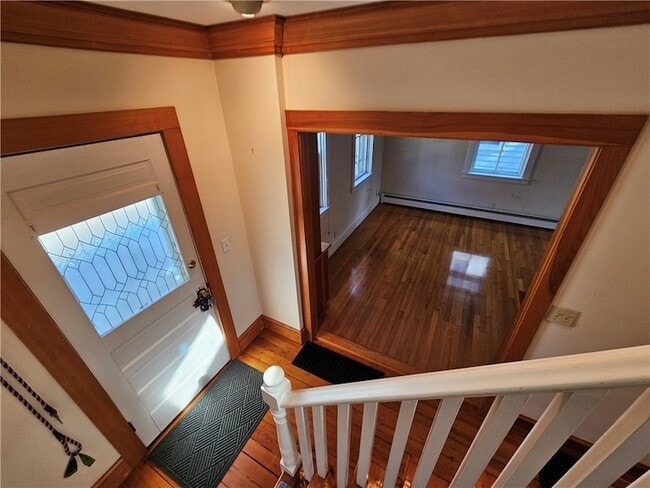 Building Photo - 10 Cherry St