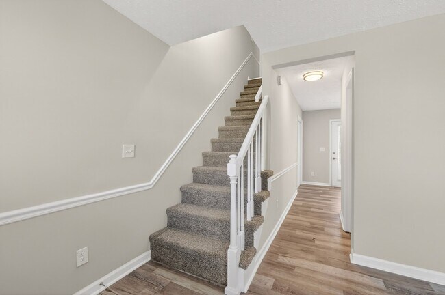 Building Photo - 601 E Grundy St