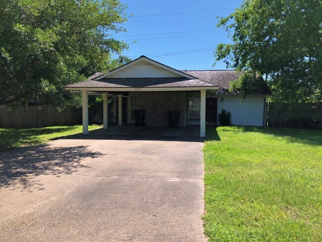 Building Photo - 3606 Major St