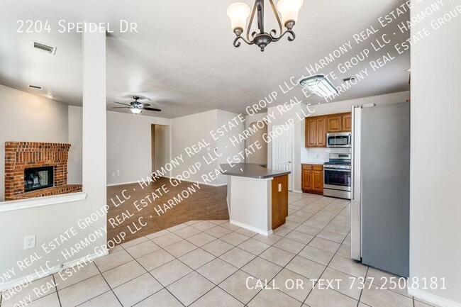 Building Photo - 2204 Speidel Dr