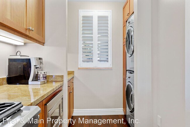 Building Photo - 1 br, 1 bath House - 588 Main Street, Unit...