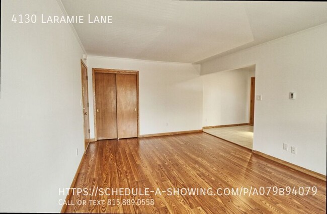 Building Photo - Newly Renovated 2 Bedroom Apt with Washer/...