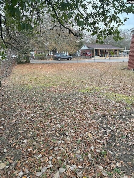 Building Photo - 617 Holland Cir