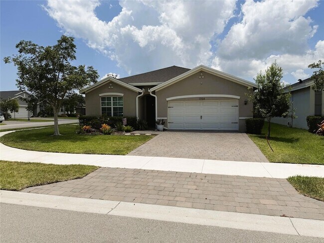 Building Photo - 1704 NE White Pine Terrace