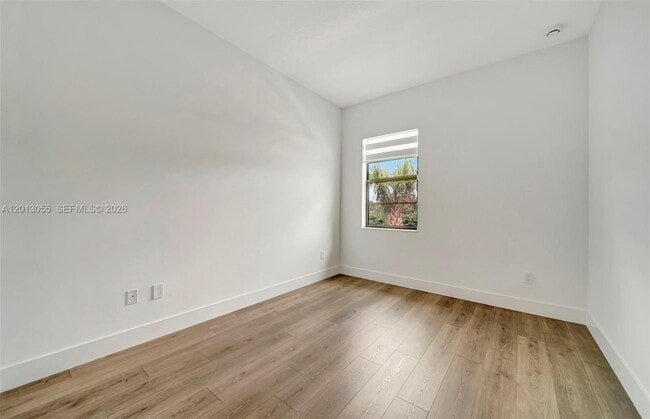 Building Photo - 1454 SW 23rd St