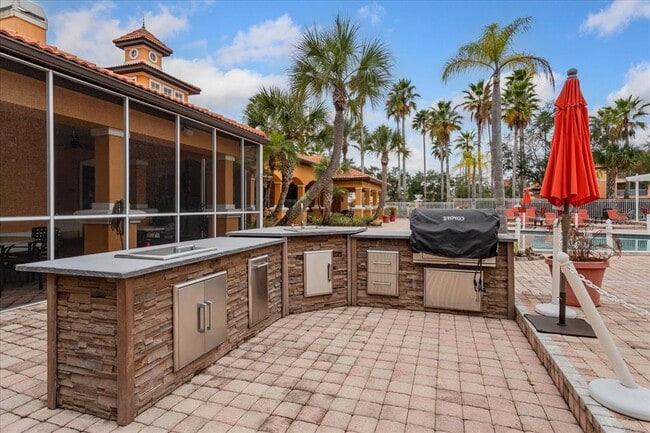 Building Photo - 5455 Vineland Rd