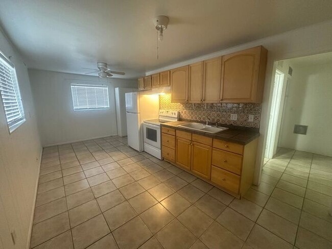 Building Photo - Cozy 1 Bed 1 Bath available in Scottsdale