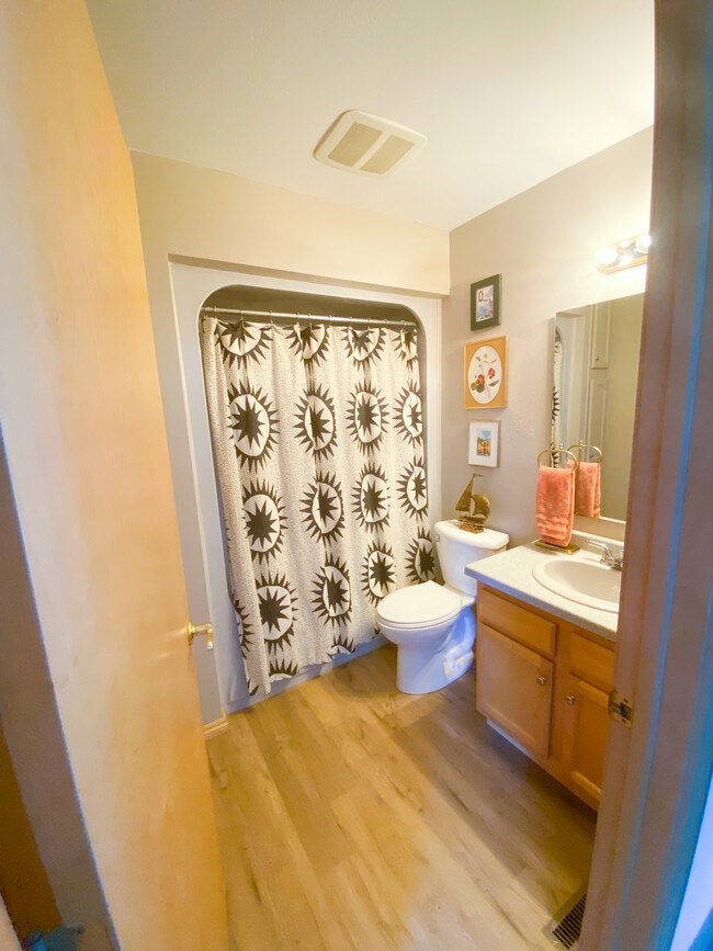 Building Photo - 13057 Velp Ave