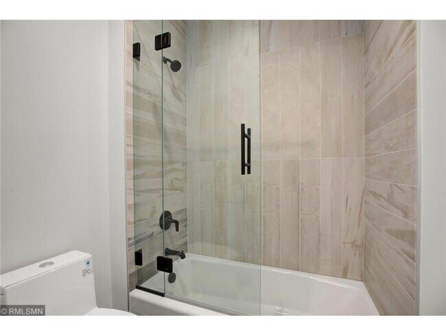 Building Photo - 3408 W 60th St
