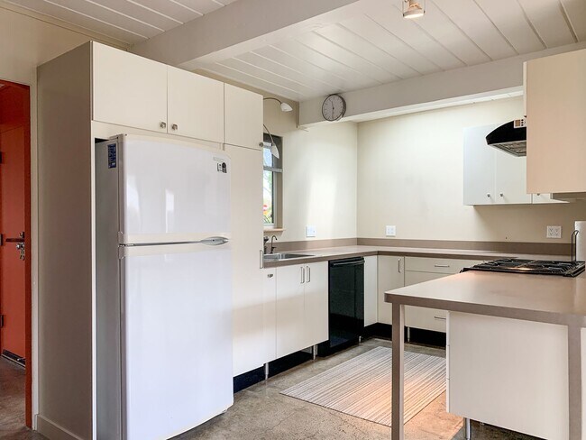 Building Photo - Custom Designed Modern 3 Bedroom Eicher in Palo Alto!