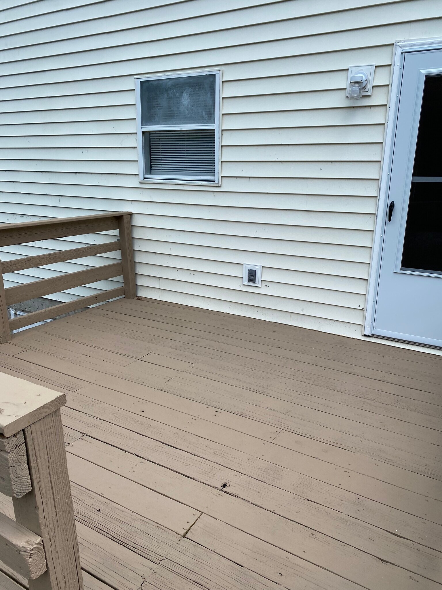 Building Photo - 738 Flint Ridge Dr