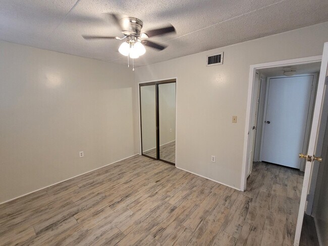 Building Photo - 300 Miracle Strip Pkwy