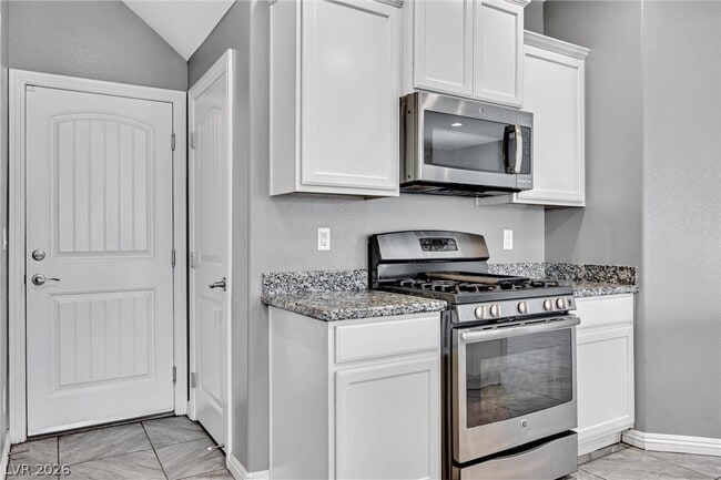 Building Photo - 6789 Dragonfly Rock St