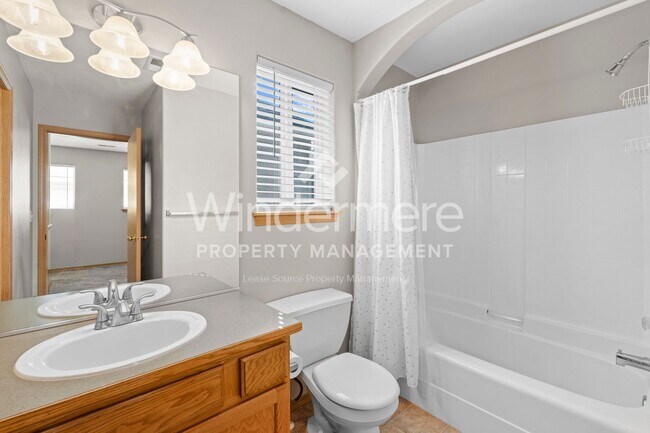 Building Photo - 3 Bedroom 2.5 Bath Home In Eagle Ridge