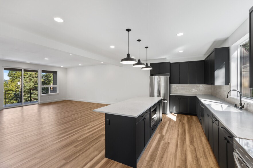 Building Photo - 10711 Vernon Rd