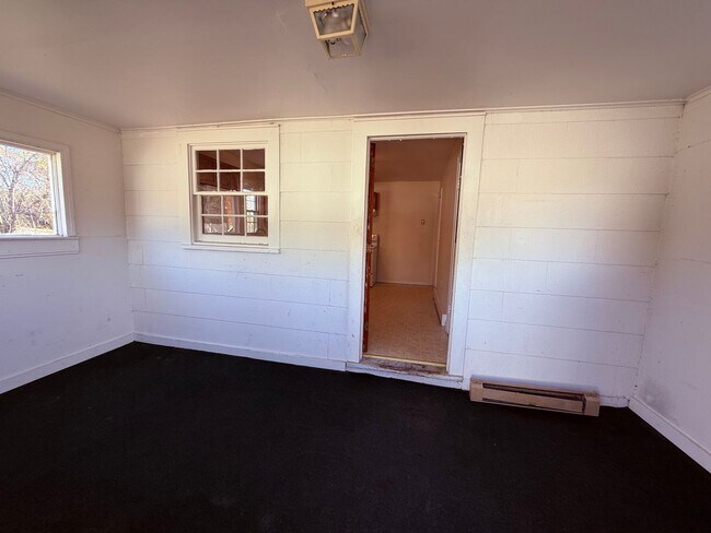Building Photo - 1617 Kennedy Ave