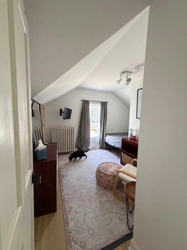 Building Photo - 65 Moulton St